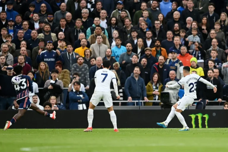 He’s got everything: Jamie Redknapp blown away by Tottenham one player and tips him to emulate GOAT