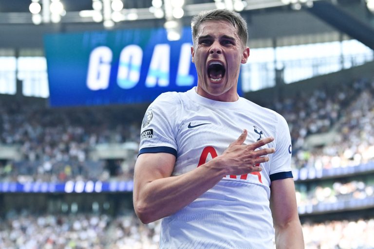 Agent tips Tottenham Hotspur centre-back Micky van de Ven to join Manchester City