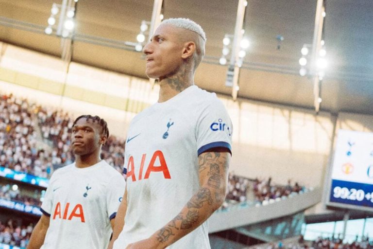 Brazilian legend claims to initiate shock transfer for Tottenham Richarlison