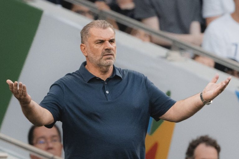 Postecoglou now privately speaking to his Tottenham players after 1-0 defeat to Arsenal