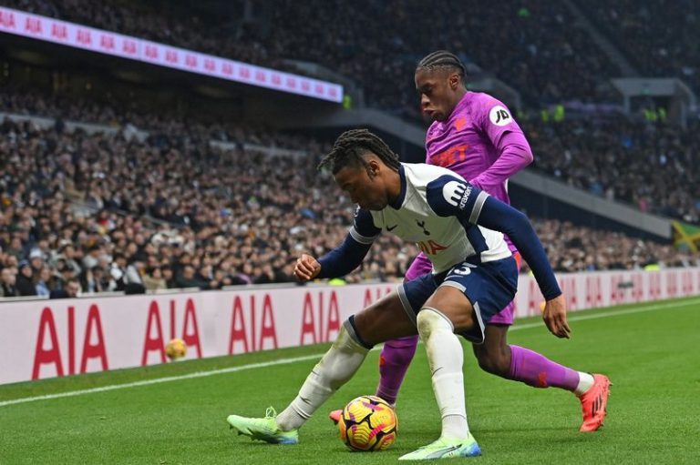 Tottenham dealt another injury blow as key defender comes off vs Wolves