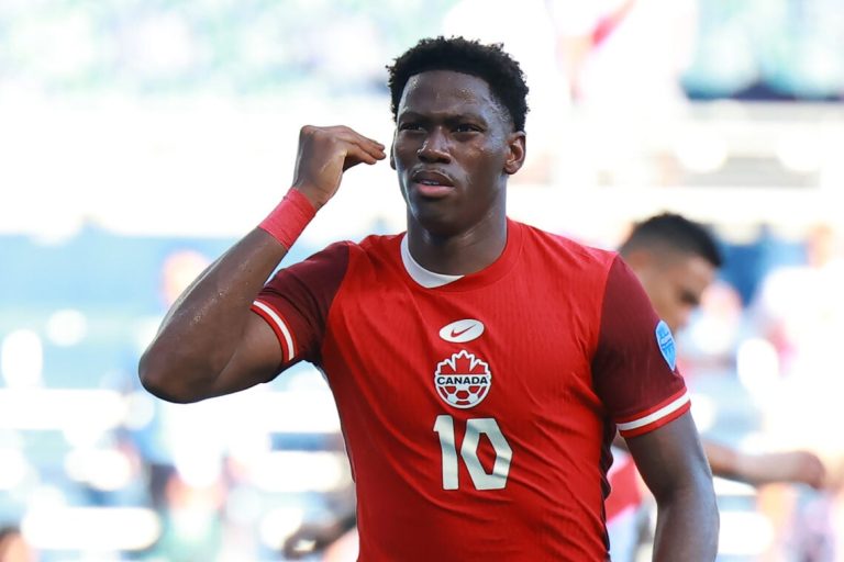 Tottenham prioritise move for Premier League striker over Jonathan David