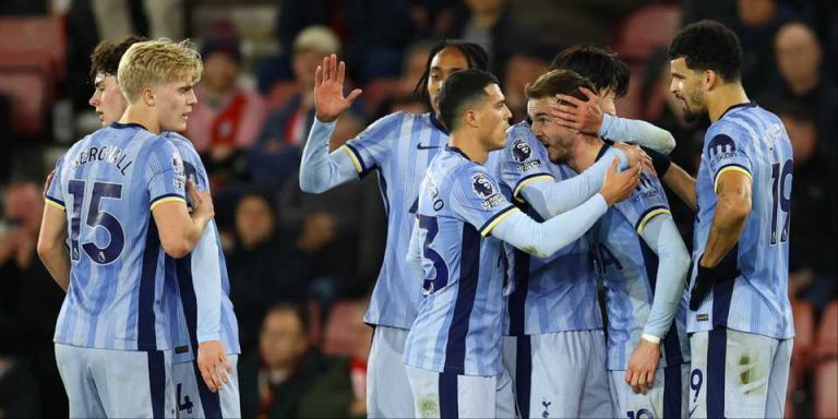 Spurs star caught on camera sweet-talking top West Ham target ahead of January bid