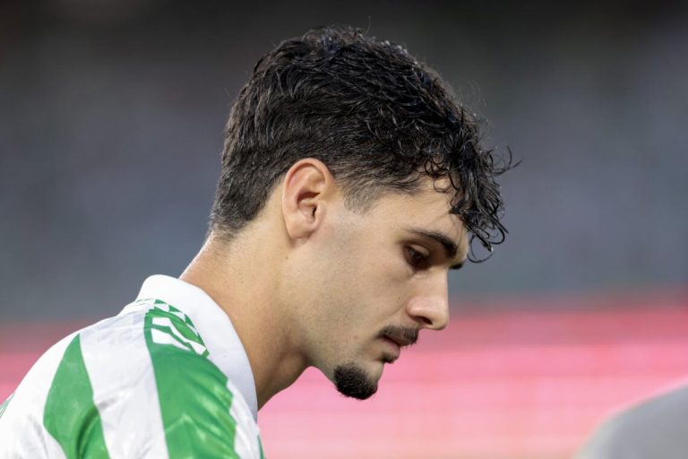 Johnny Cardoso makes Tottenham transfer decision but Real Betis have set a deadline