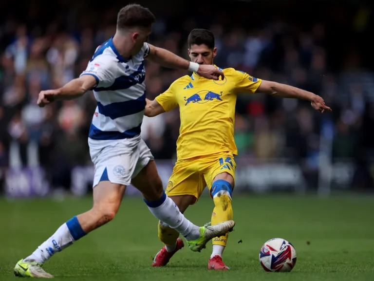 Manor Solomon issues 4-word message after being spotted fuming at Daniel Farke in Leeds United draw