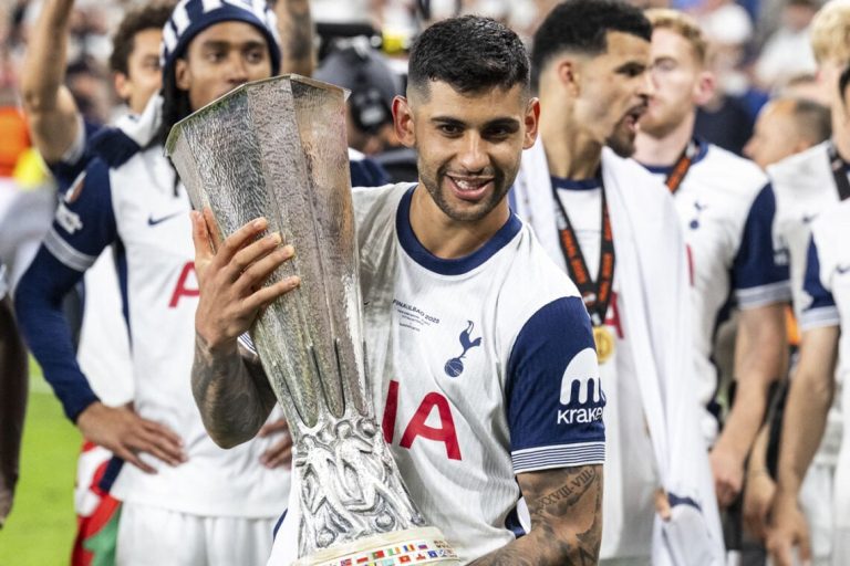 Cristian Romero responds to speculation over his Tottenham future – ‘I love this club’
