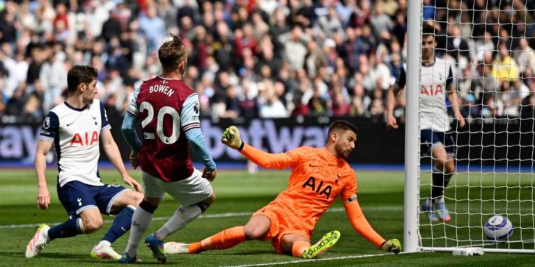 Ex-PGMOL chief: West Ham player should have been sent off v Tottenham