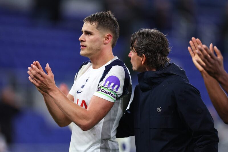 What Micky van de Ven did to Thomas Frank after Tottenham’s loss to Chelsea speaks volumes