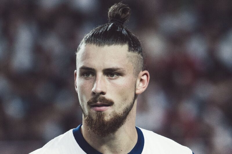 Tottenham receive worrying Radu Dragusin update as he steps up injury return