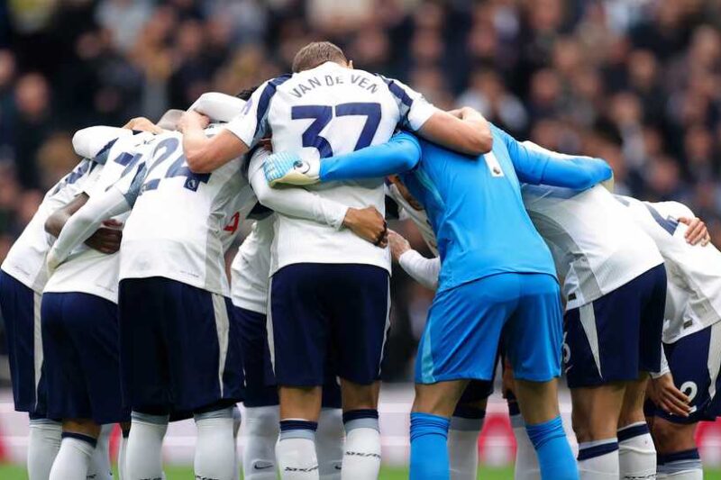 They lost the ball 25x: Frank must never start “garbage” Spurs duo together ever again